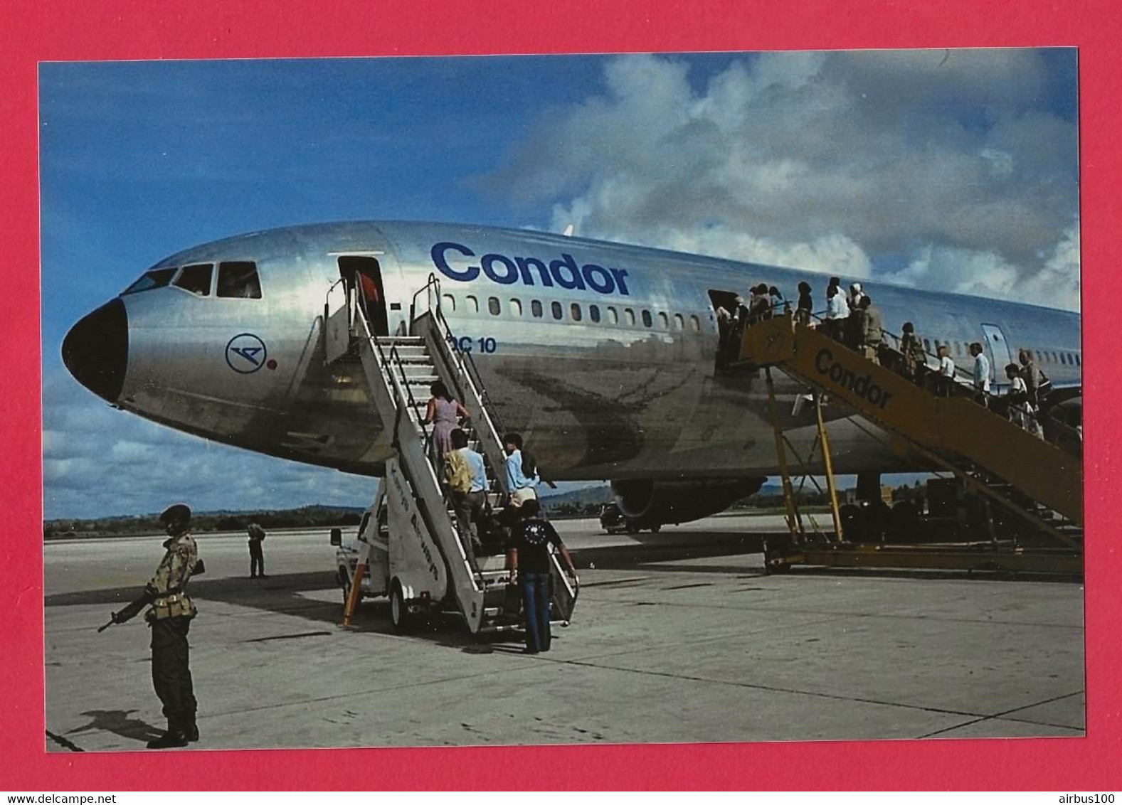 BELLE PHOTO REPRODUCTION AVION PLANE FLUGZEUG - CONDOR DOUGLAS DC 10 - EMBARQUEMENT DES PASSAGERS - DC 10 - Luchtvaart