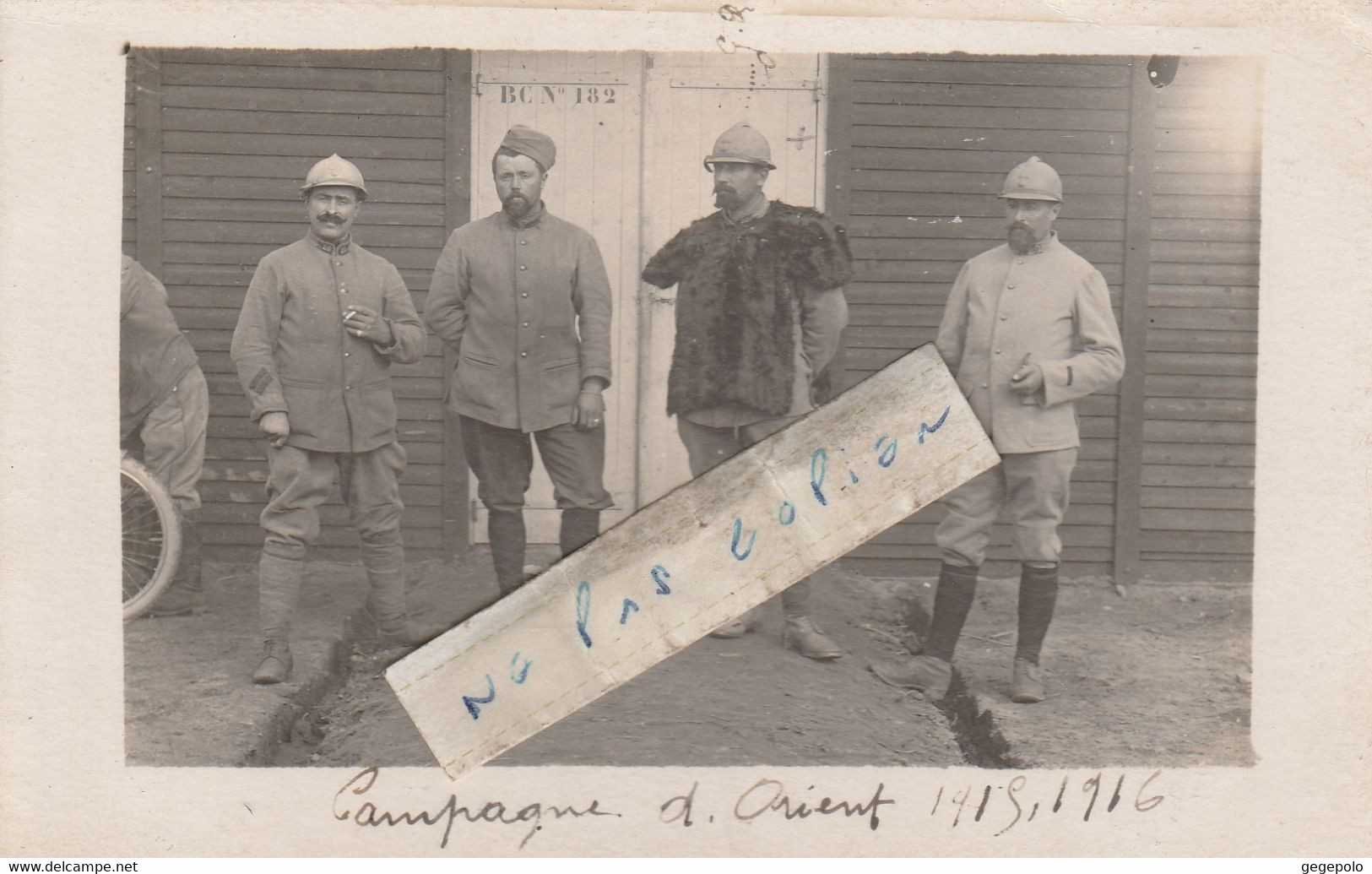 CAMPAGNE D' ORIENT - Militaires Posant En 1916 ( Carte Photo ) - Guerra 1914-18