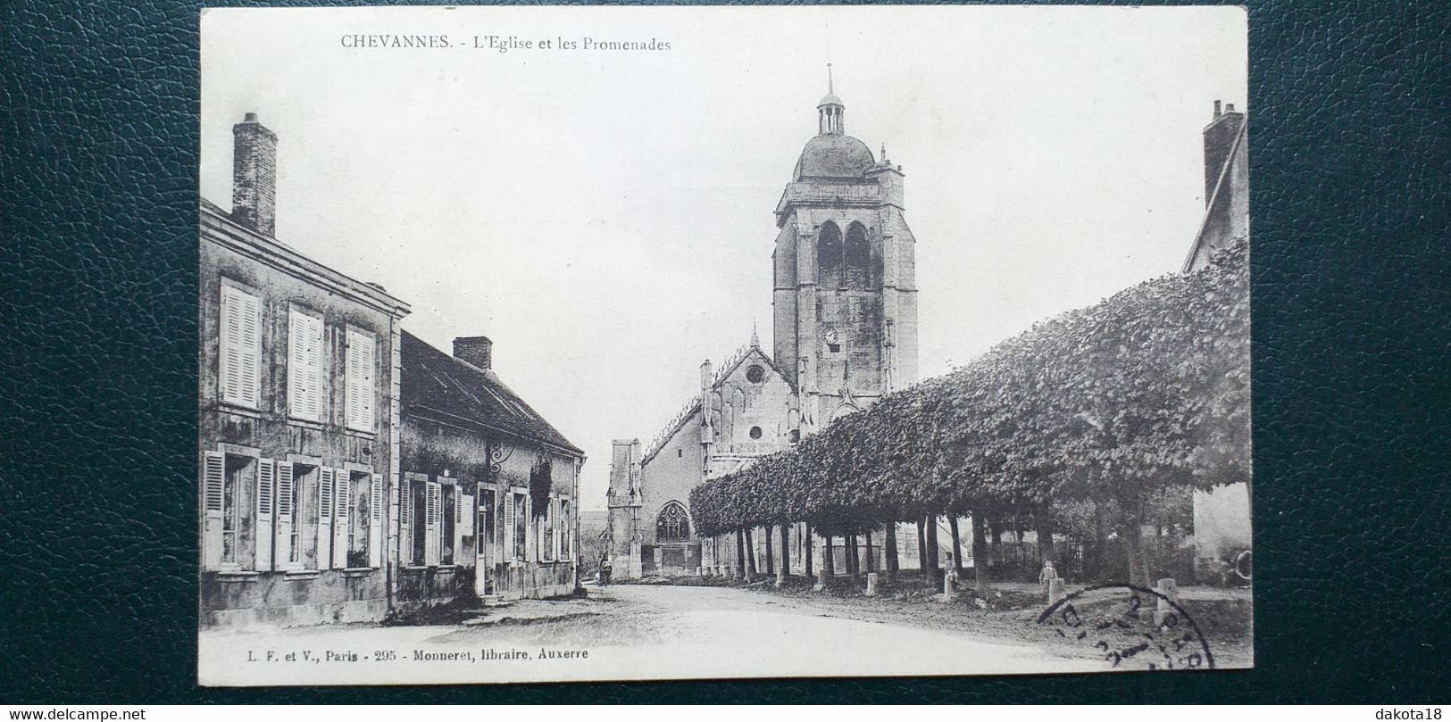 89 ,   Chevannes ,la Place Et Les Promenades En 1903 - Chevannes