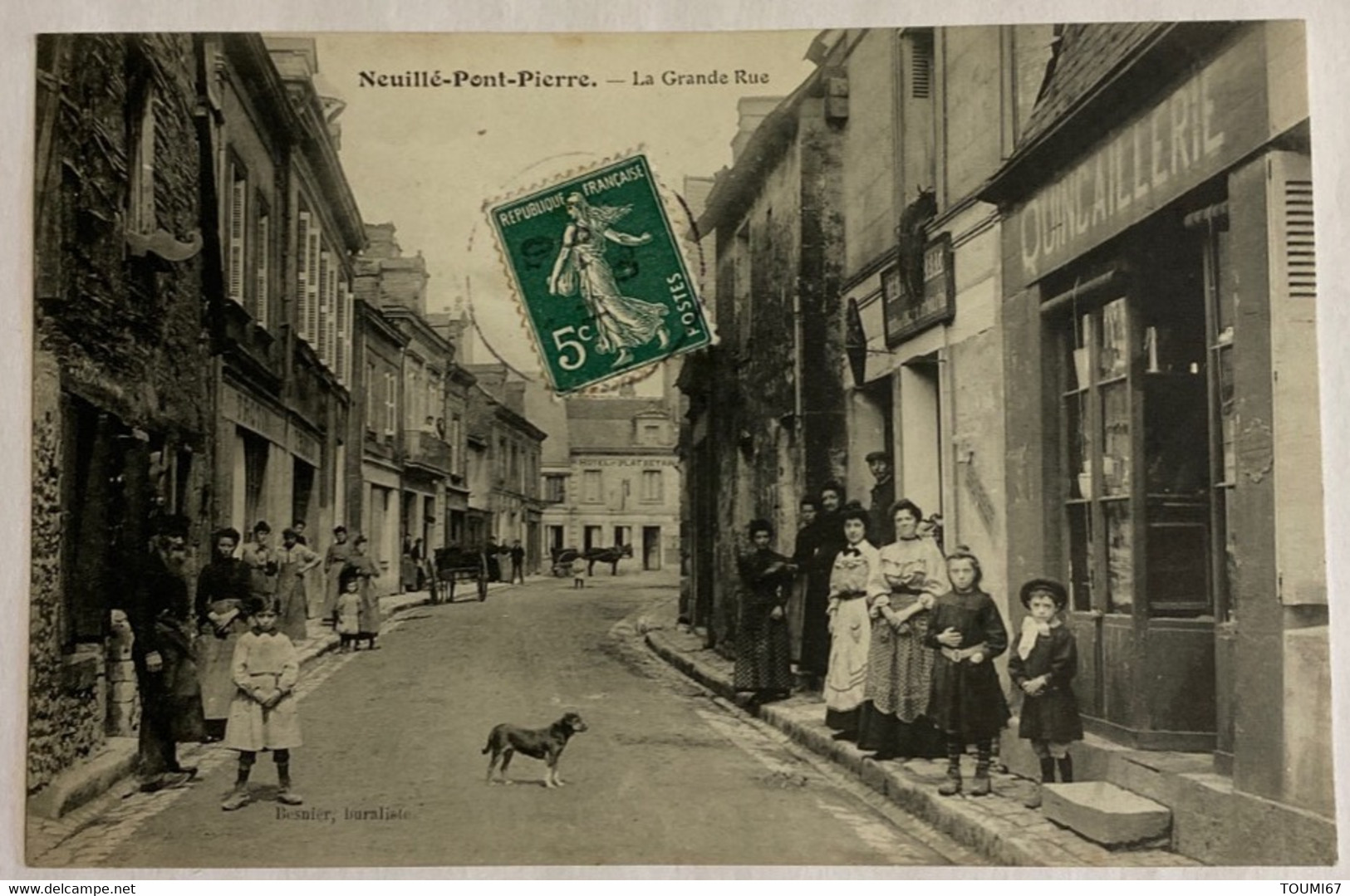 NEUILLE - Pont - Pierre. — La Grande Rue - Neuillé-Pont-Pierre