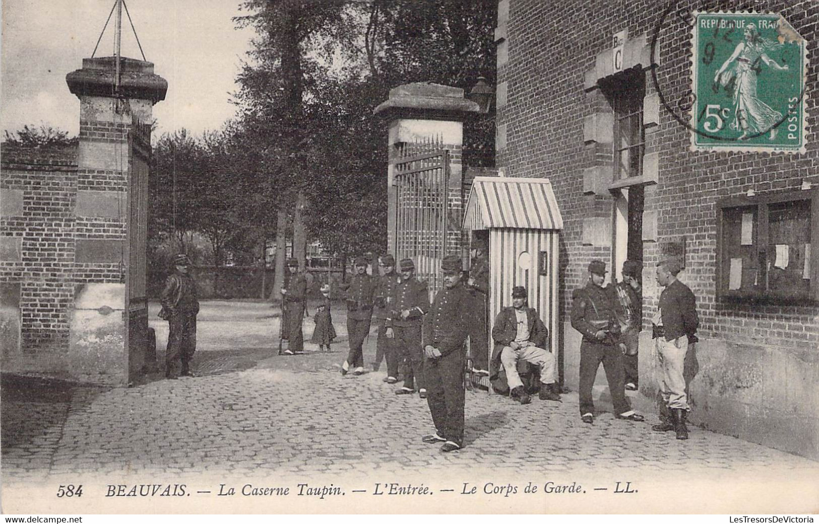 CPA MILITARIAT - Caserne - Caserne TAUPIN - BEAUVAIS - L'Entrée - Le Corps De Garde - LL - Kasernen
