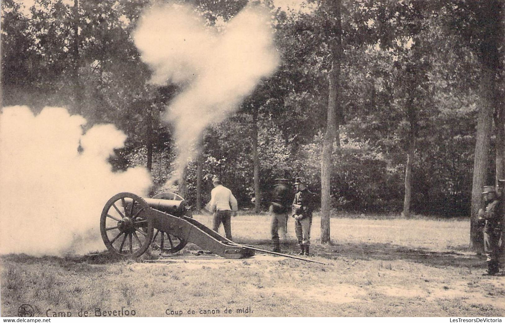 CPA MILITARIAT - CAMP De BEVERLOO - Coup De Canon De Midi - Caserme