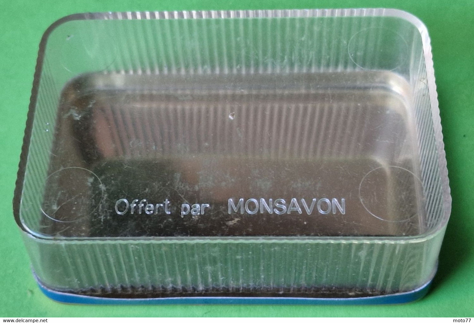 Ancienne Boite à SAVON En Plastique Et Couvercle En Métal - Publicité Offert Par MONSAVON - Vers 1960 - Boîtes