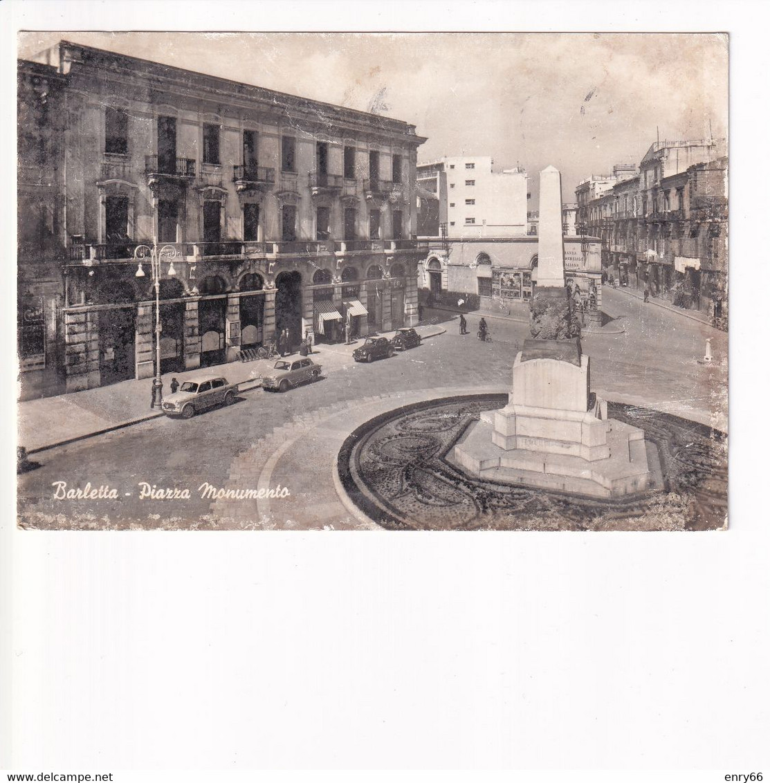 BARLETTA  PIAZZA MONUMENTO - Barletta