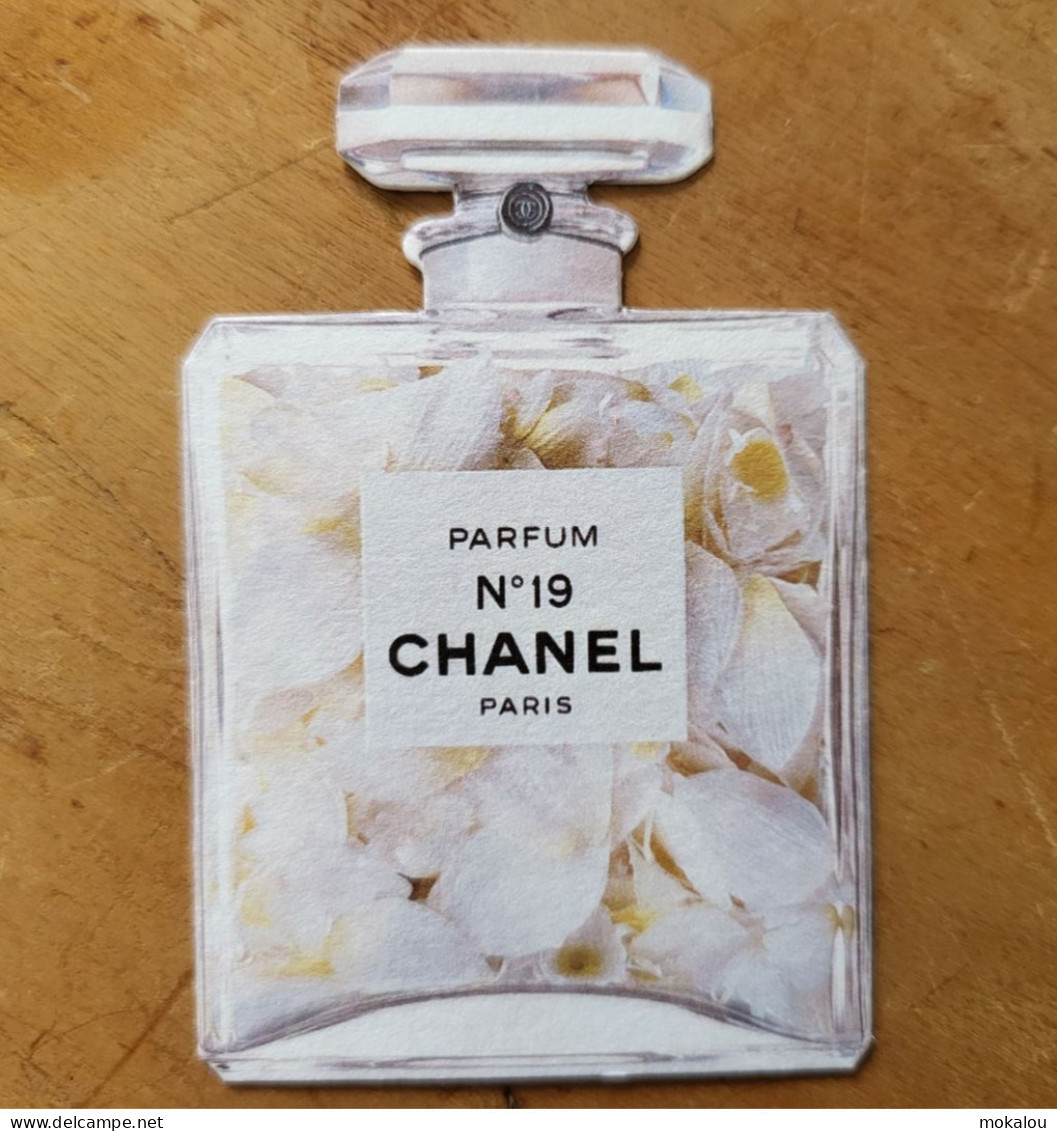 Carte Chanel N°19* - Modernes (à Partir De 1961)