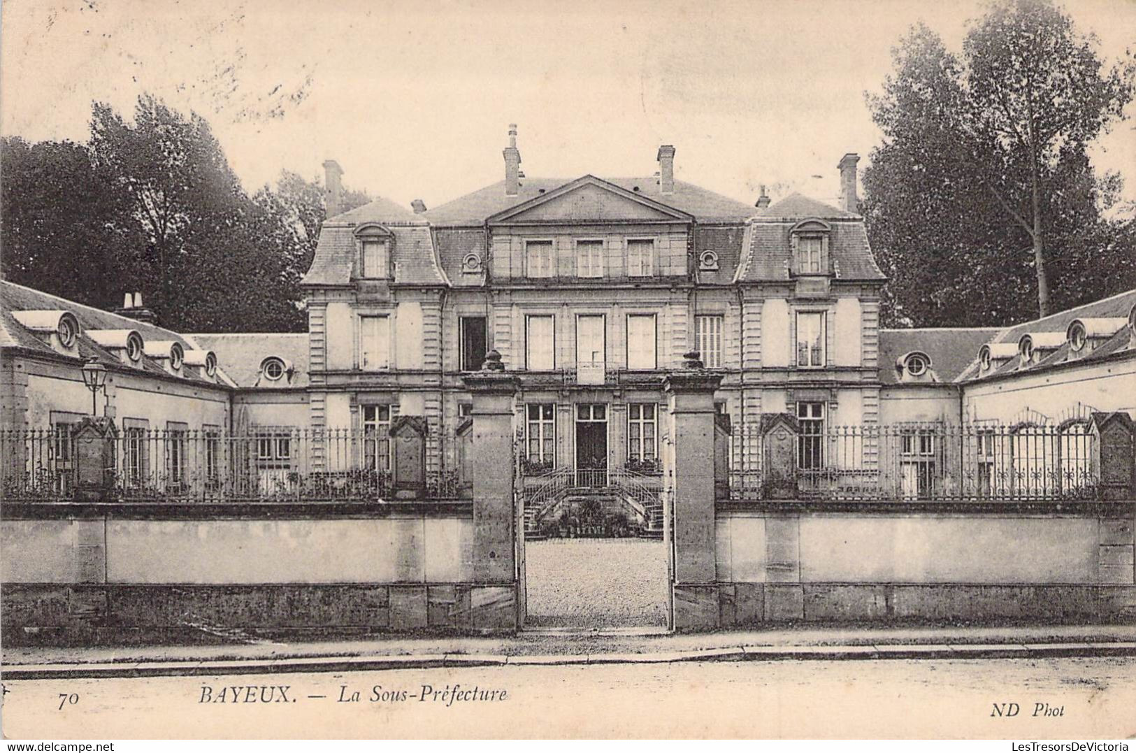 CPA - 14 - BAYEUX - La Sous Préfecture - Bayeux