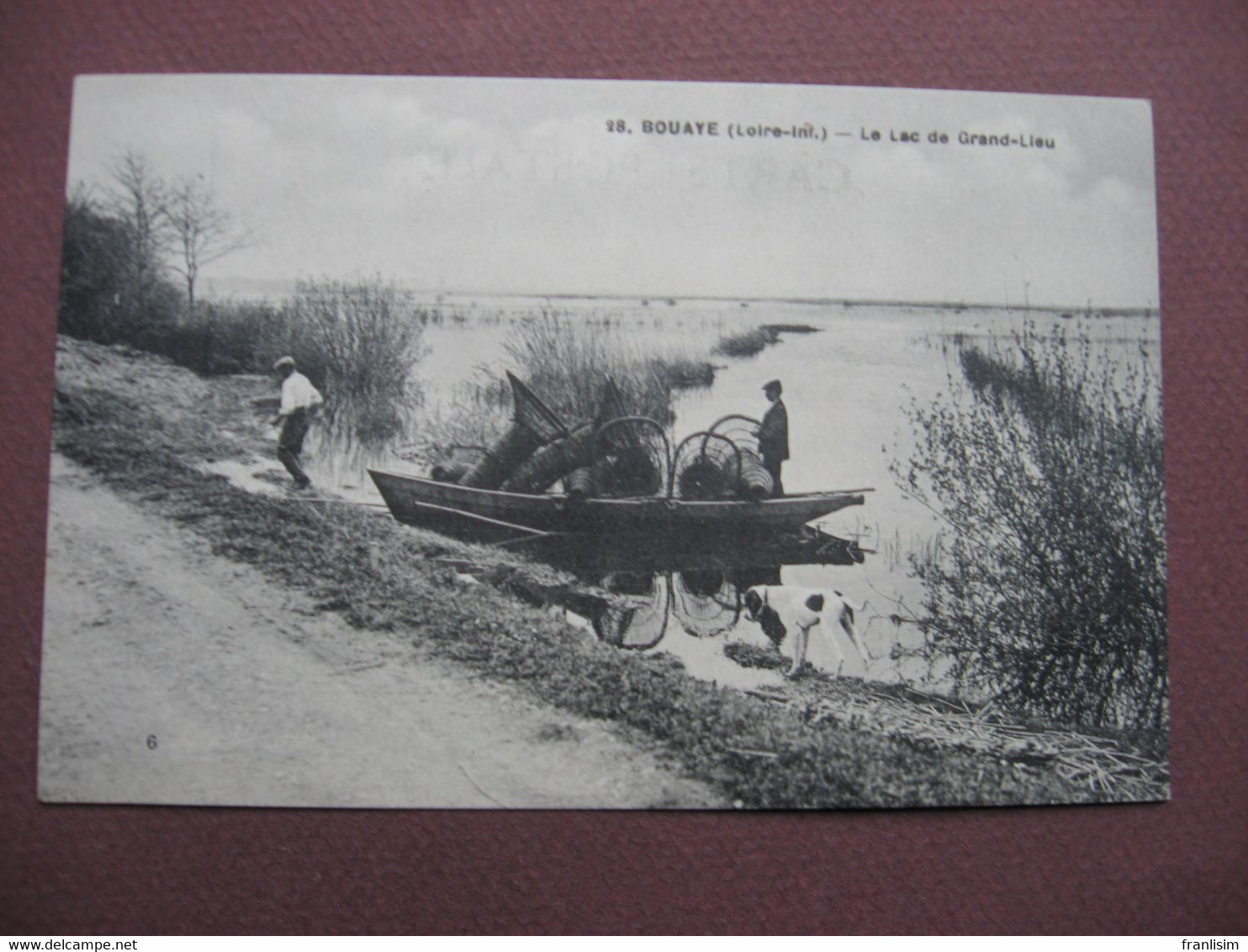 CPA 44 BOUAYE Le Lac De Grand Lieu  ANIMEE METIERS PECHE PECHEUR NASSE - Bouaye