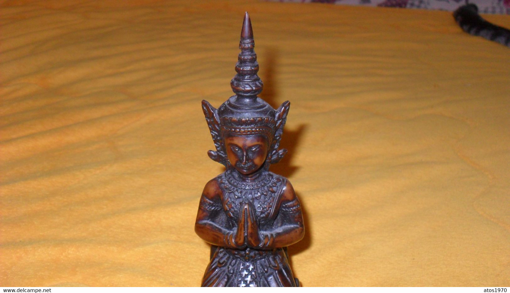 PETITE FIGURINE SCULPTURE ASIATIQUE EN RESINE..DIVINITE THAILANDAISE ?.. 21CM HAUTEUR..THAILANDE ?.. - Otros & Sin Clasificación