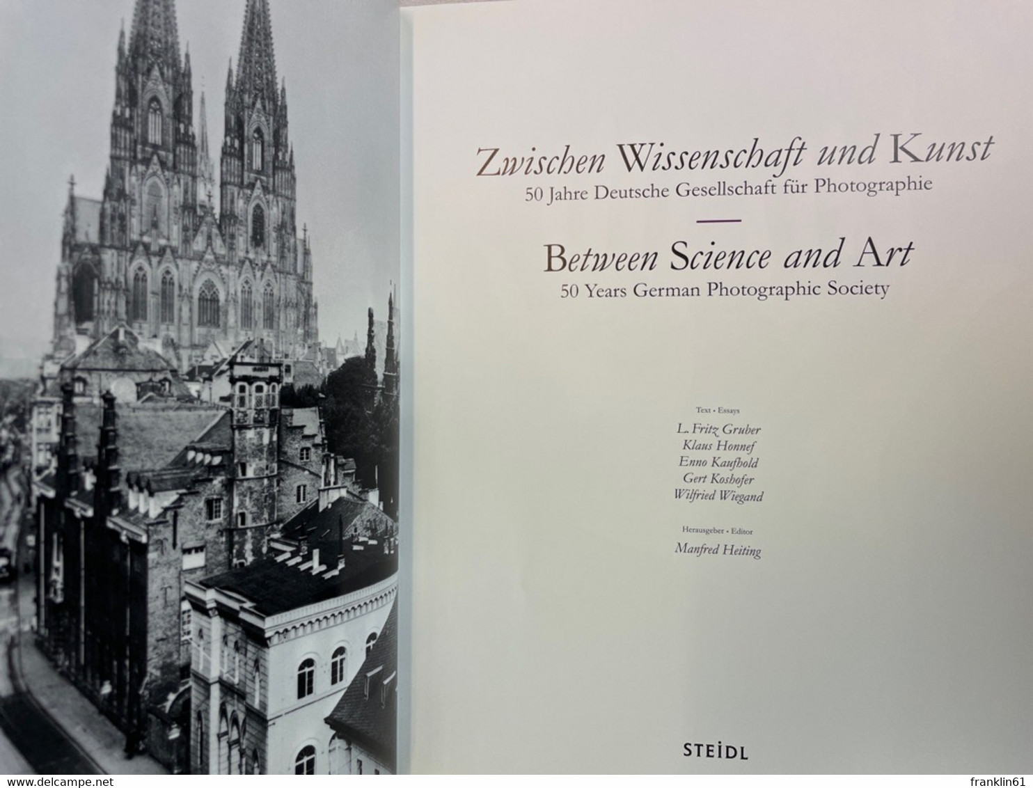 Zwischen Wissenschaft Und Kunst : 50 Jahre Deutsche Gesellschaft Für Photographie = Between Science And Art. - Photographie