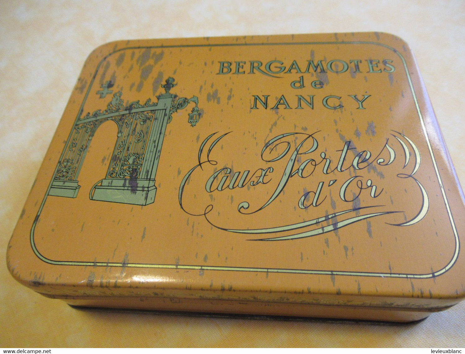 Boite Métallique/ Confiserie/ BERGAMOTES De NANCY / " Aux Portes D'Or" /Vers 1930-1960         BFPP227 - Dosen