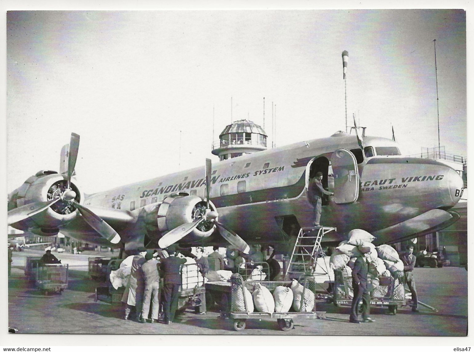 PARIS  LE  BOURGET    D C  6 B       FRANSFERT  DES  SACS  POSTAUX - Aeroporto