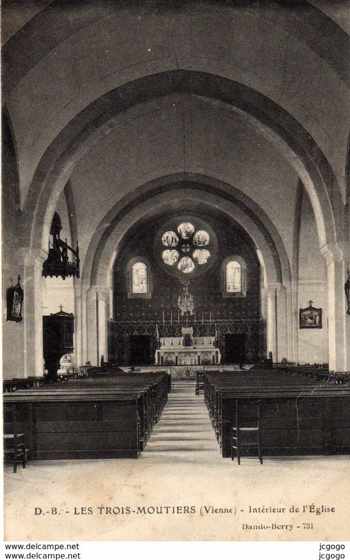 LES TROIS-MOUTIERS  Intérieur De L'Eglise - Les Trois Moutiers