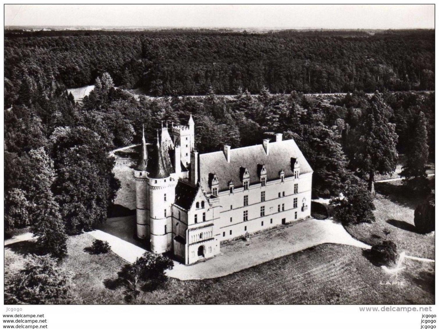 VOUNEUIL SUR VIENNE - Château De Chitré  Vue Aérienne  TBE - Vouneuil Sur Vienne