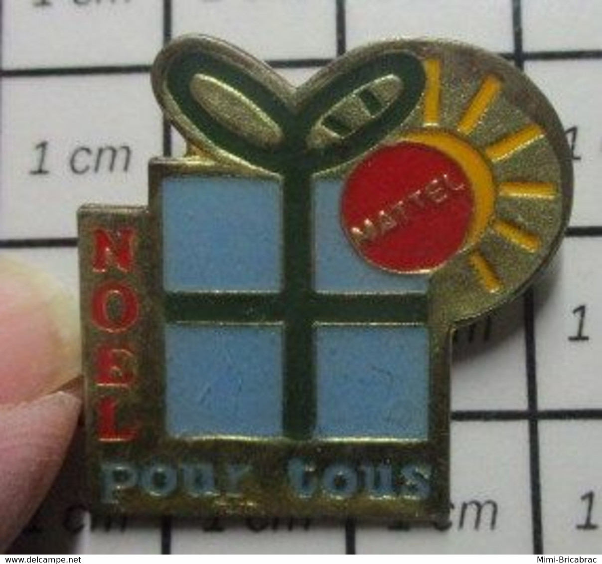 613a Pin's Pins / Beau Et Rare / NOEL / JOUETS MATTEL  NOEL POUR TOUS Et Plein De Ventes Pour Mattel C'est ça ? - Christmas