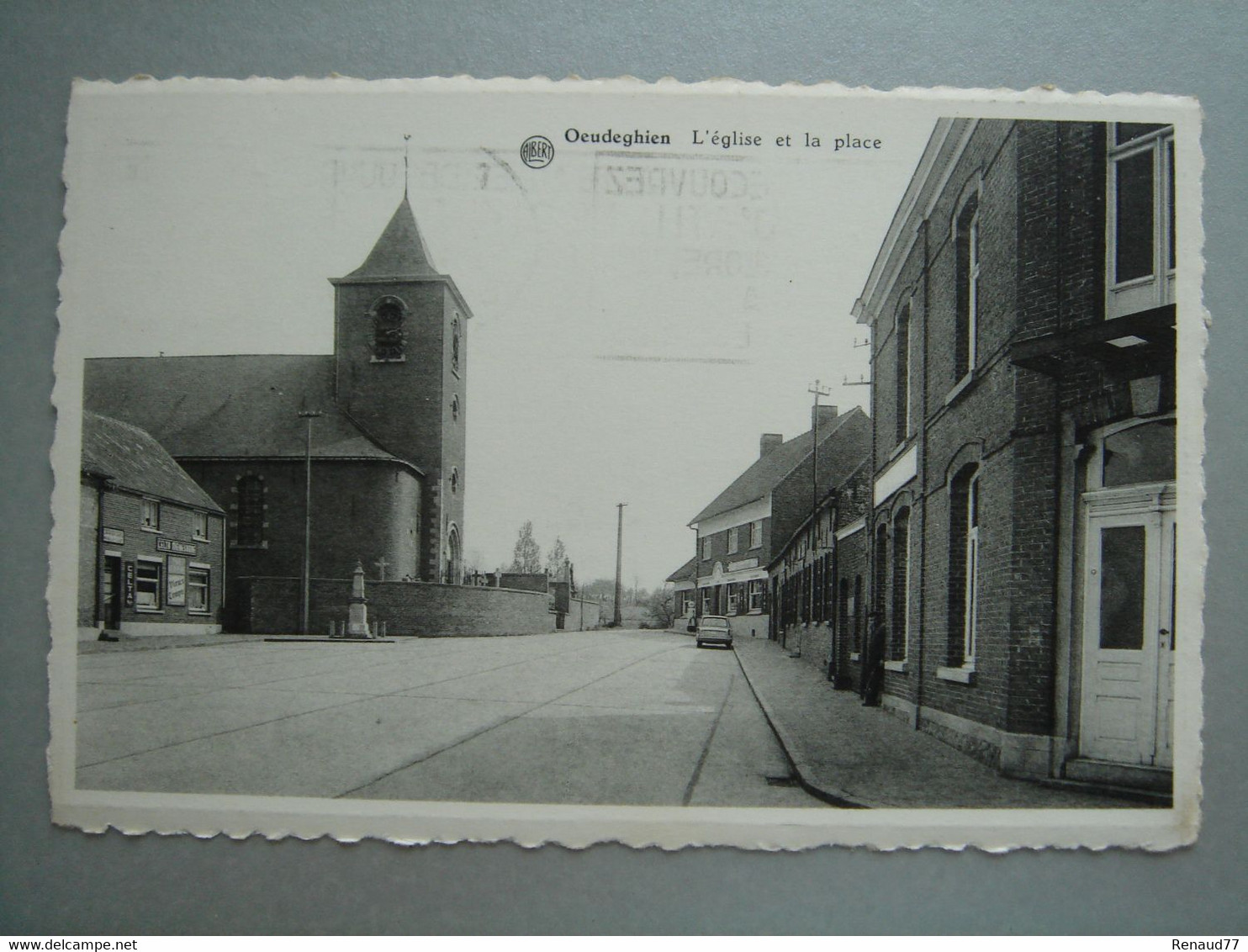 Oeudeghien - L'église Et La Place - Frasnes-lez-Anvaing