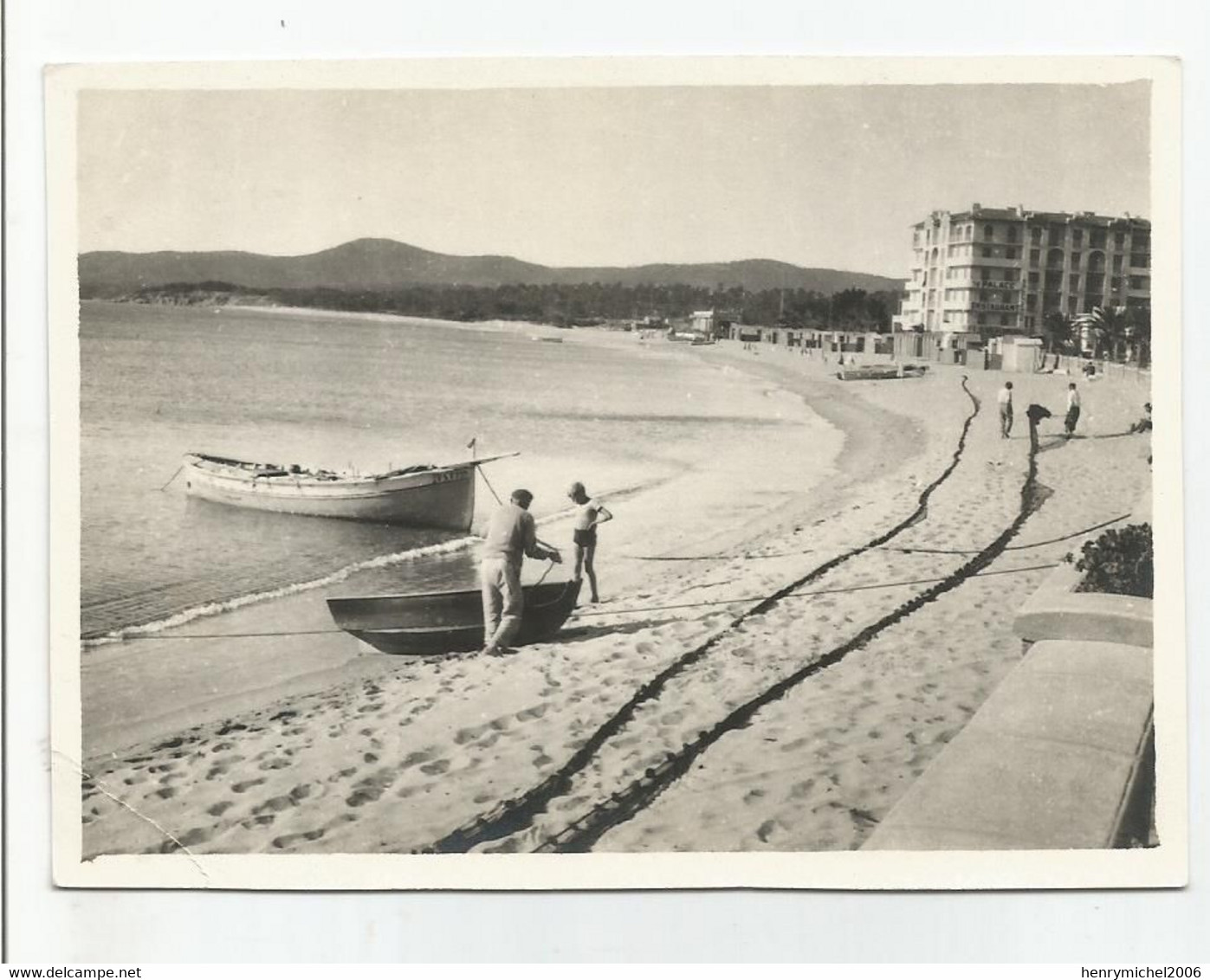 83 Var Le Lavandou 1936 Scène Barque Filet De Peche Pecheur Carte Photo Originale 11,6 X8,4 Cm - Le Lavandou