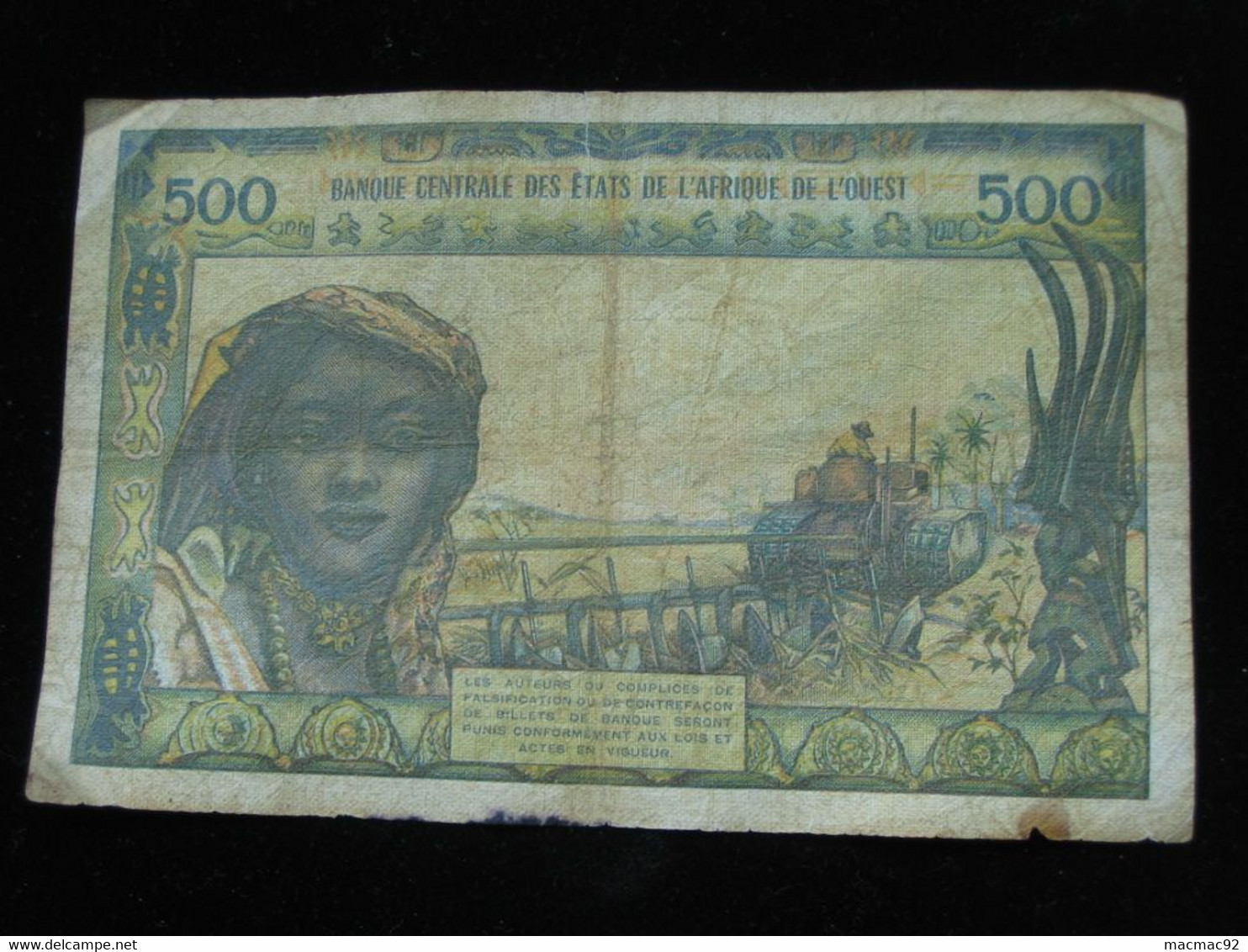 NIGER 500 Cinq Cents Francs 1977 - Banque Centrale Des Etats De L'Afrique De L'Ouest  **** EN  ACHAT IMMEDIAT  **** - Niger