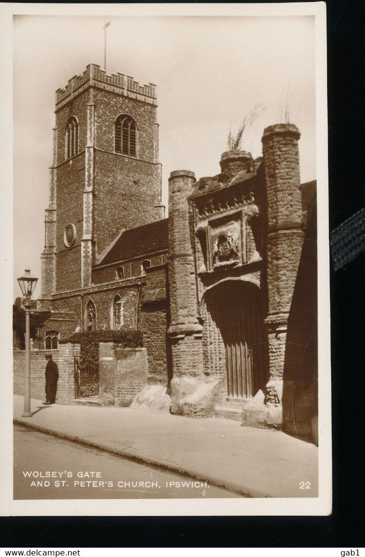Angleterre ---   Wolsey's Gate And St. Peter's Church, Ipswich - Ipswich