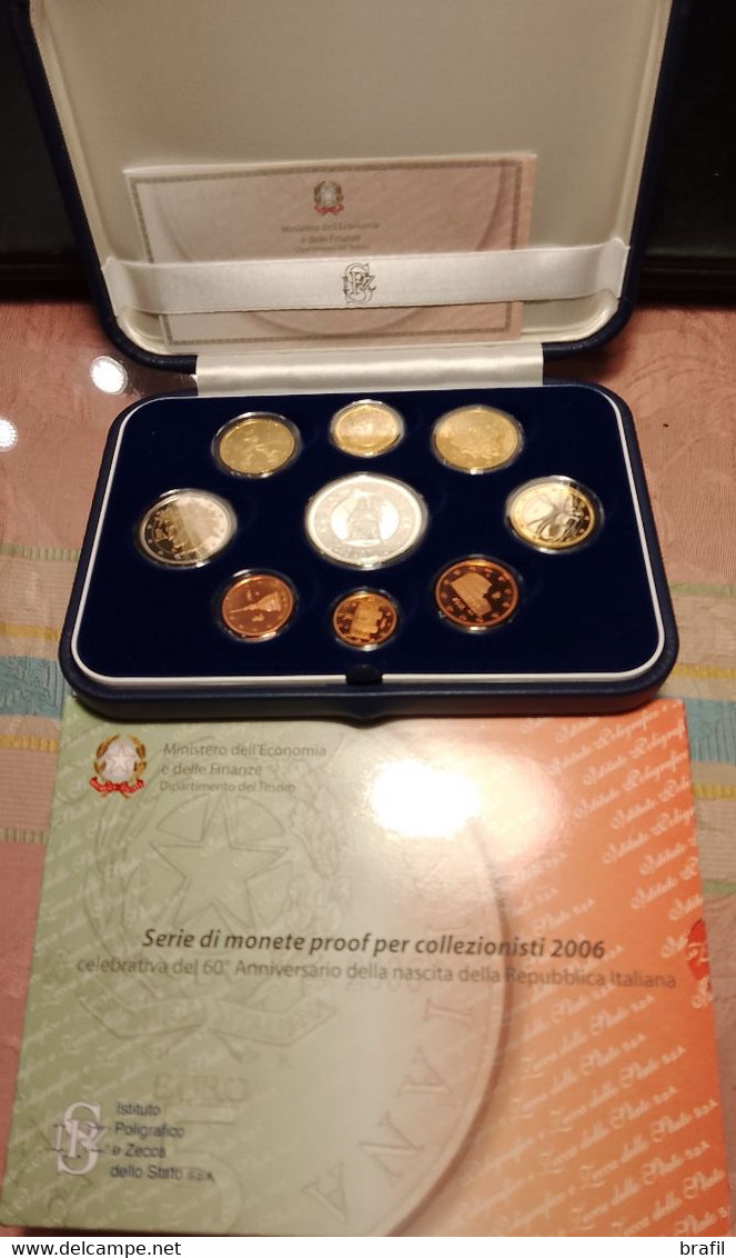 2006 Italia Divisionale Proof Con 5 Euro Argento 60° Anniversario Repubblica Italiana, Ottime Condizioni - Set Fior Di Conio
