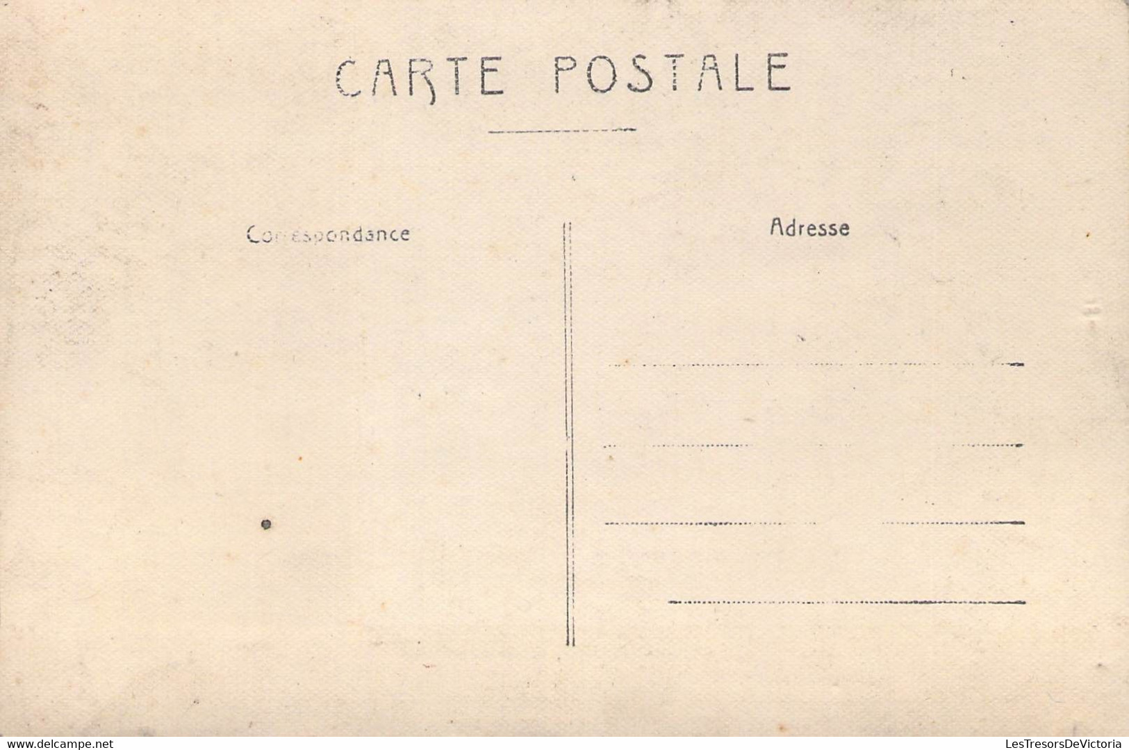 CPA - Ecole - Photo De Classe Des Garçons Avec Leur Maître D'école - Schulen