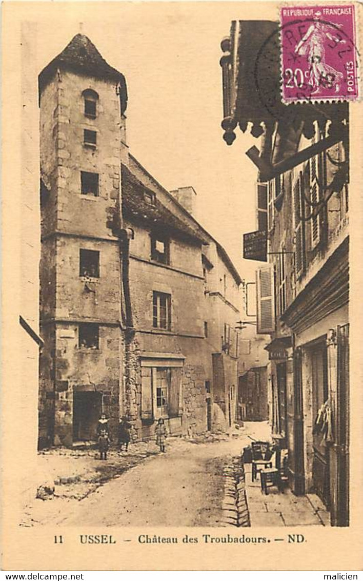 - Corrèze -ref-A307- Ussel - Chateau Des Troubadours Et Rue -châteaux - Publicites L Union Assurances Et Chocolat Louis - Ussel