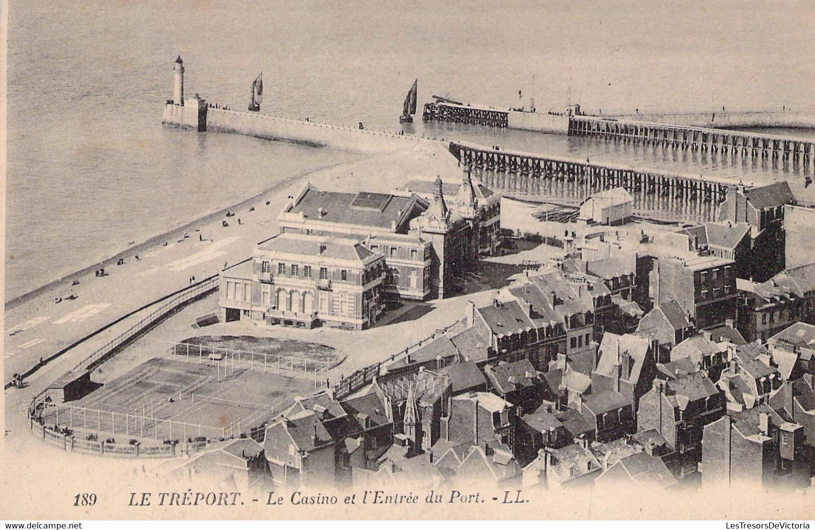 CPA - 76 - LE TREPORT - Le Casino Et L'Entrée Du Port - LL - Le Treport