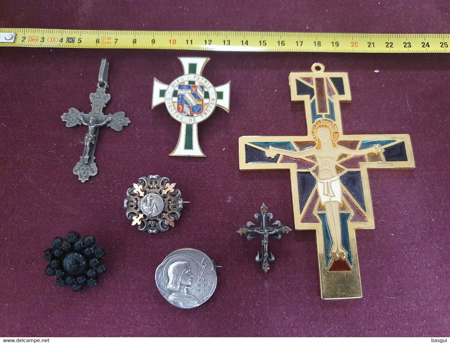 Lot De 7  Pendentifs Et Broches Bronze Et Argent Anciens - Pendants