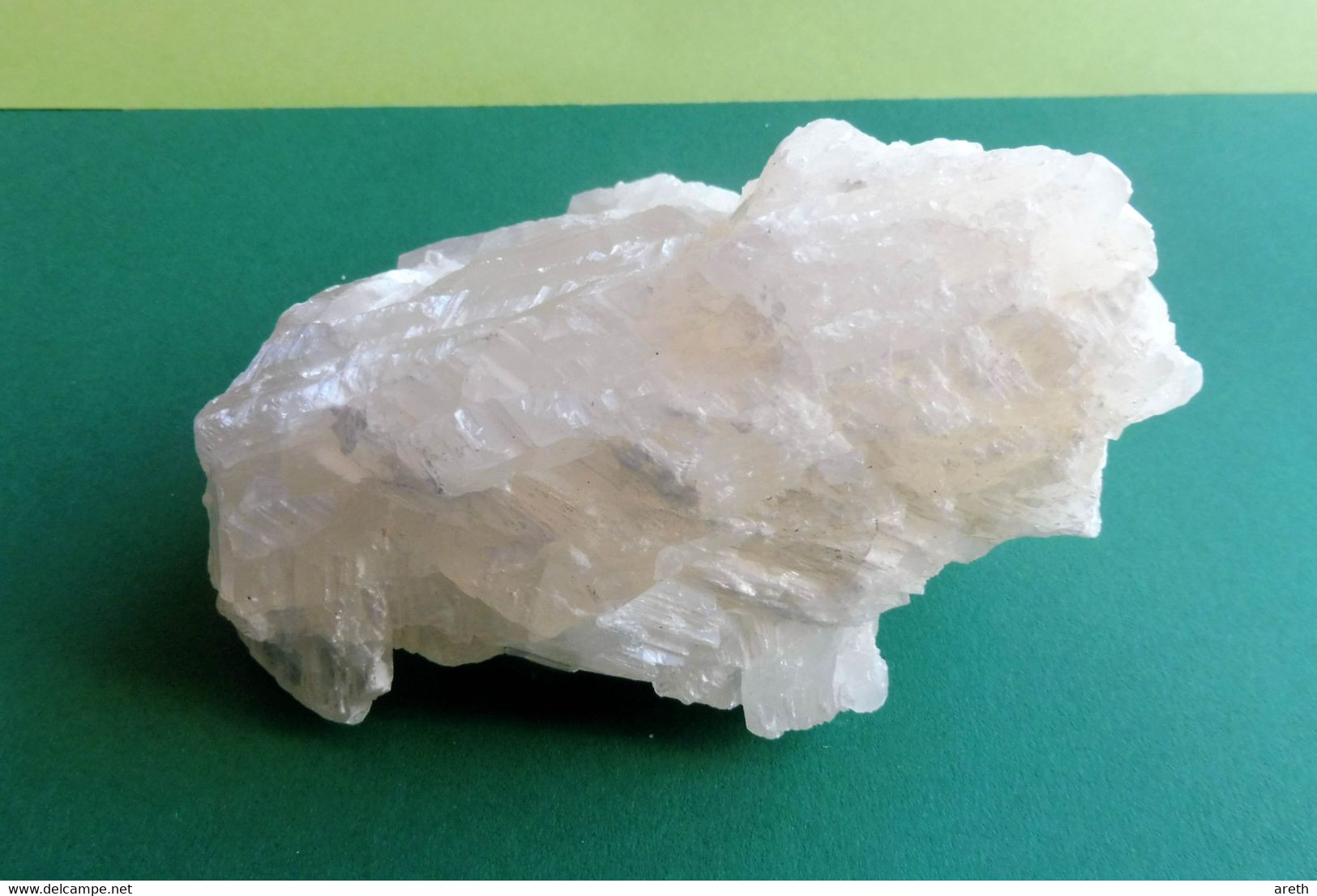 Joli Bloc De Quartz ~~ 12,5 X 9 X 7,5 Cm ~~  563 G. - Minéraux