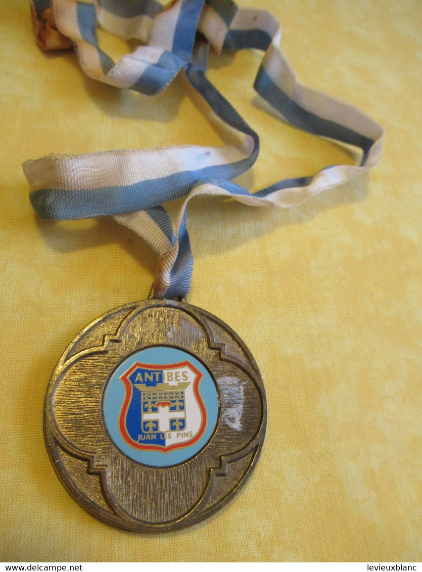 Médaille De Concours De Pêche / 1er à La Palangrotte/A.P.P.A./ANTIBES /1990          CHASS21 - Fischerei