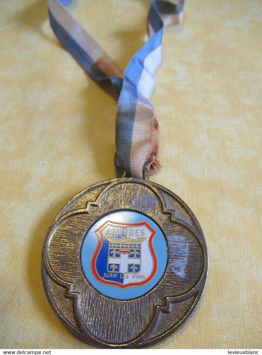Médaille de Concours de Pêche / 1er à la Palangrotte/A.P.P.A./ANTIBES /1990          CHASS21