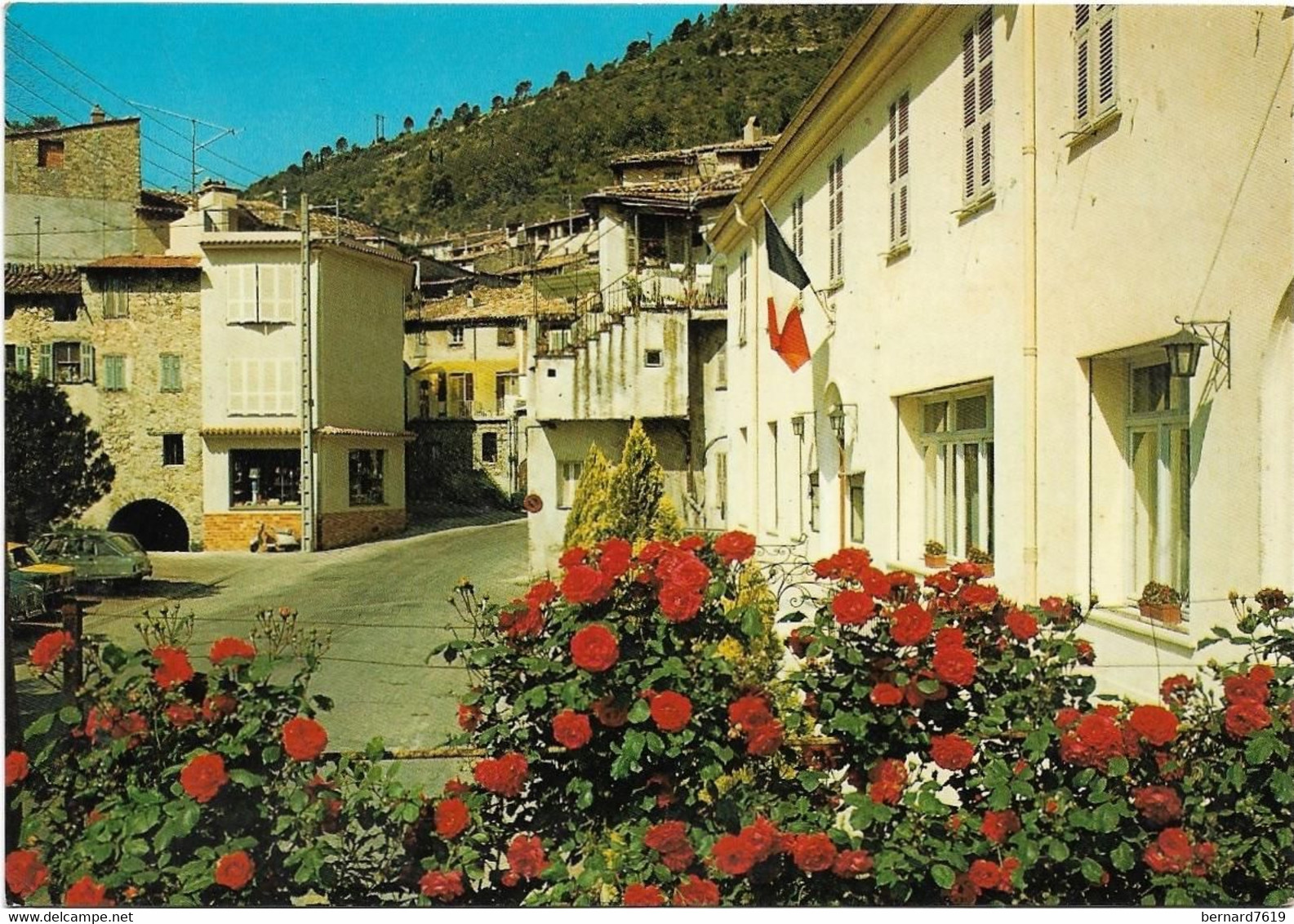 06   L'escarene    -   La Place De La Mairie - L'Escarène