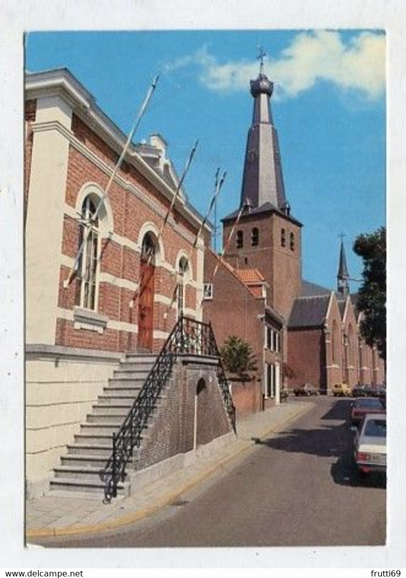 AK 086032 BELGIUM - Baarle Hertog - Belgische Gemeentehuis - Belgische St. Remigius Kerk - Baarle-Hertog