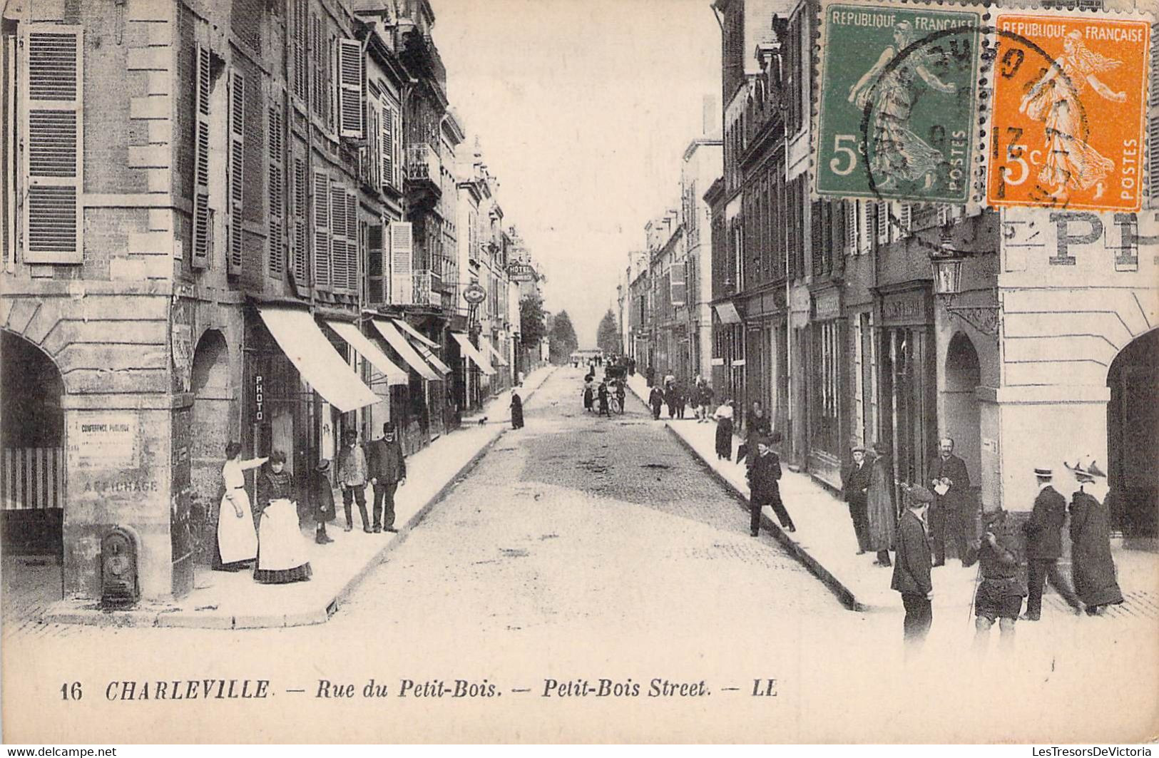 CPA - 08 - CHARLEVILLE - Rue Du Petit Bois - LL - Animée - Commerce - Charleville