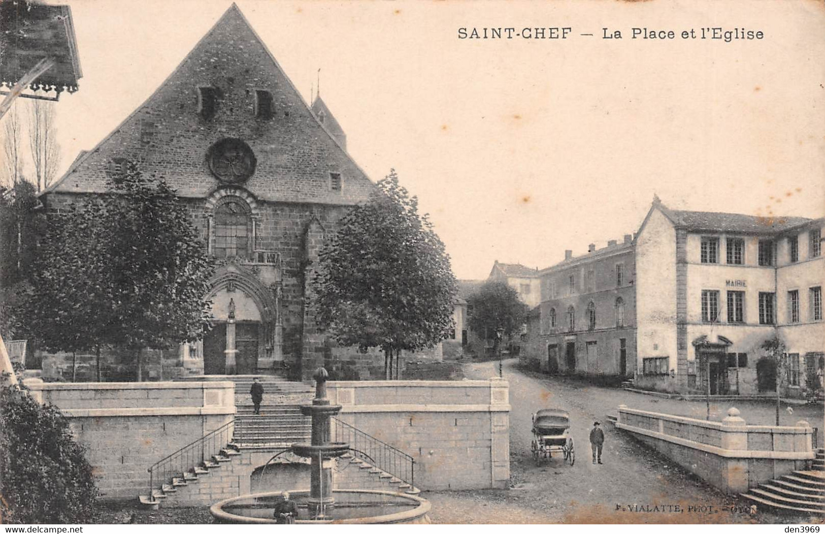 SAINT-CHEF (Isère) - La Place Et L'Eglise - Fontaine - Saint-Chef