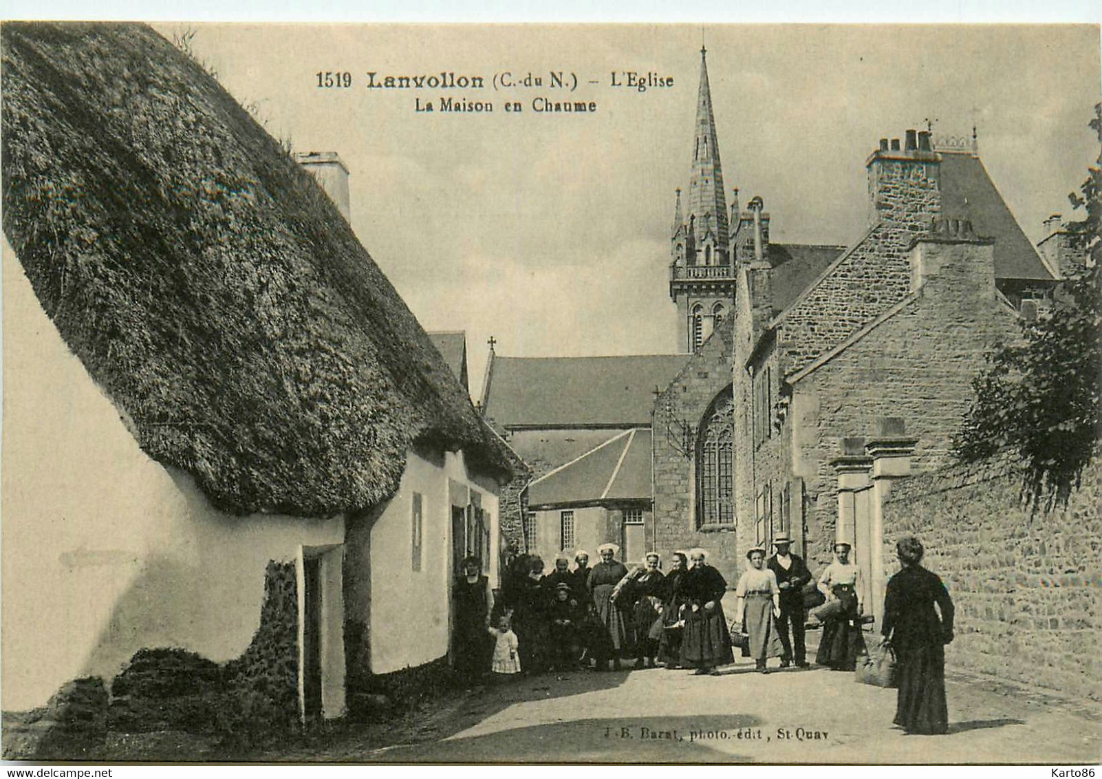 Lanvollon * Rue Et Vue Sur L'église * La Maison En Chaume * Coiffe - Lanvollon