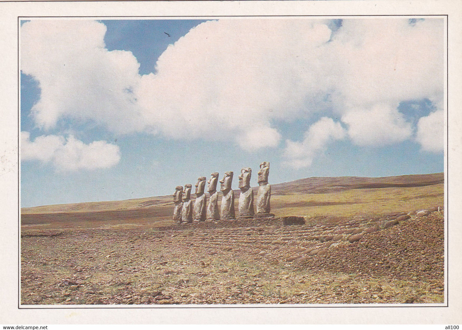 A20451 - MYSTERIOUS MEGALITHS ON EASTER ISLAND ILE DE PAQUES ETRANGES MEGALITHES RAPA NUI EASTER ISLAND - Rapa Nui