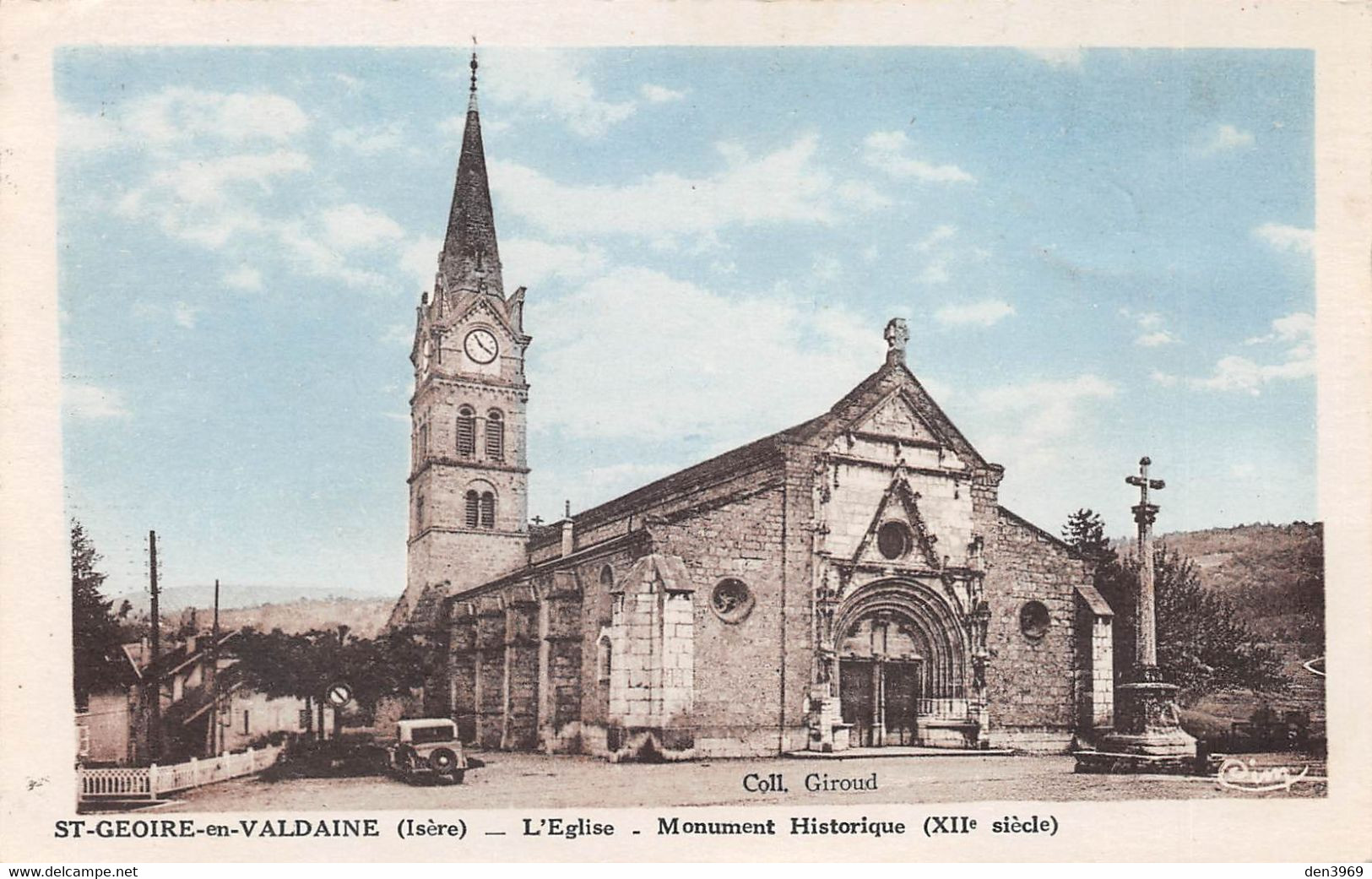 SAINT-GEOIRE-en-VALDAINE (Isère) - L'Eglise - La Croix - Saint-Geoire-en-Valdaine
