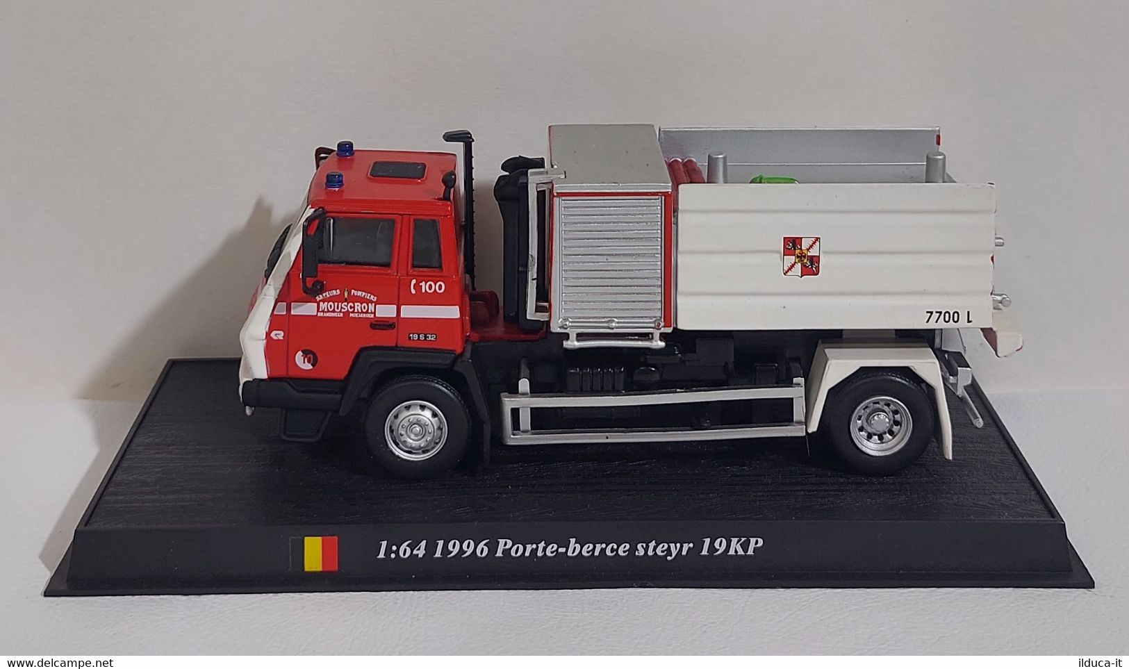 I108778 Ixo Hachette 1/64 - POMPIERS - Belgium 1996 Porte-Berce Steyr 19KP - Trucks, Buses & Construction