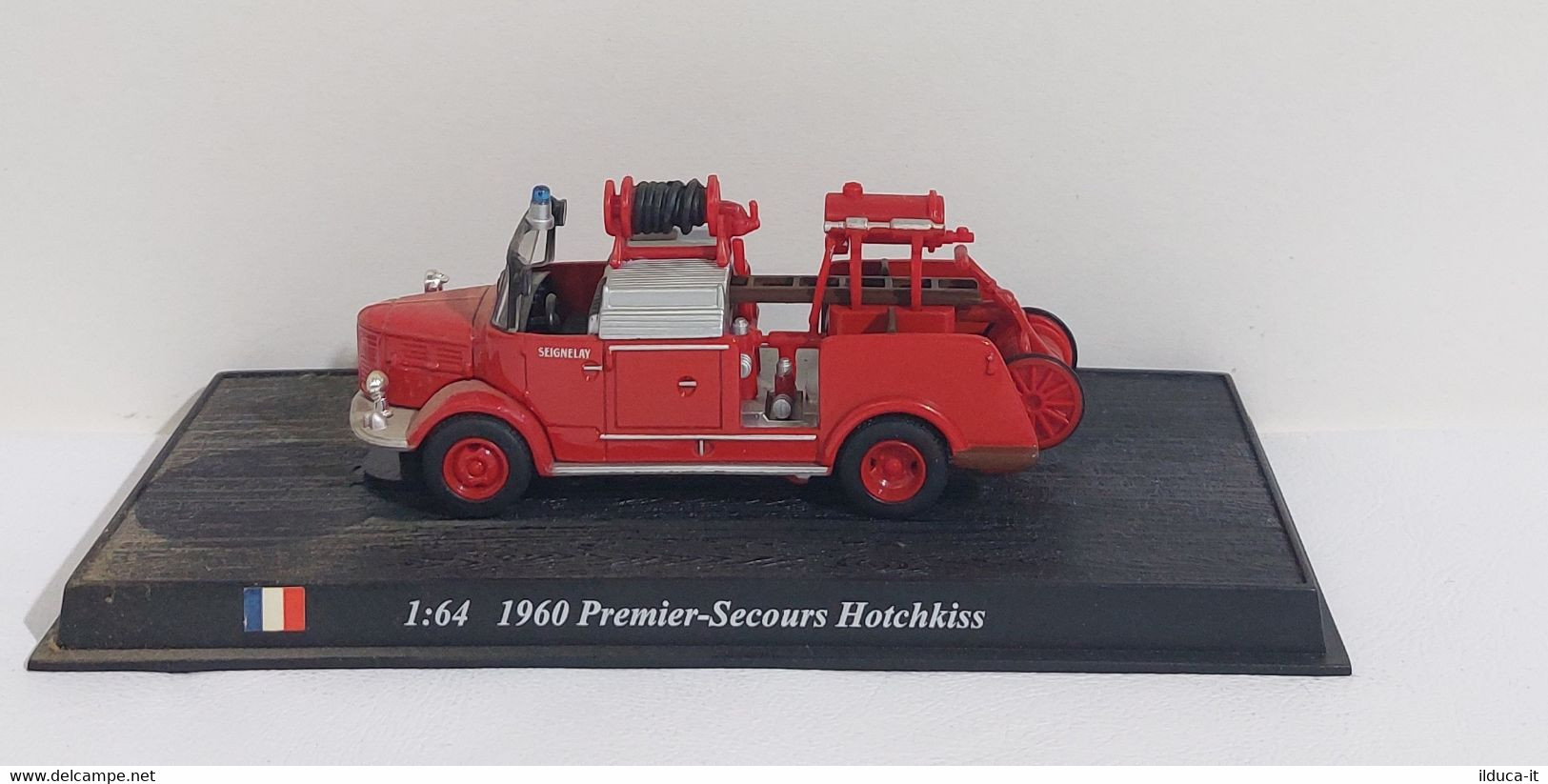 I108789 Ixo Hachette 1/64 - POMPIERS - France 1960 Premier-Secours Hotchkiss - Camions, Bus Et Construction