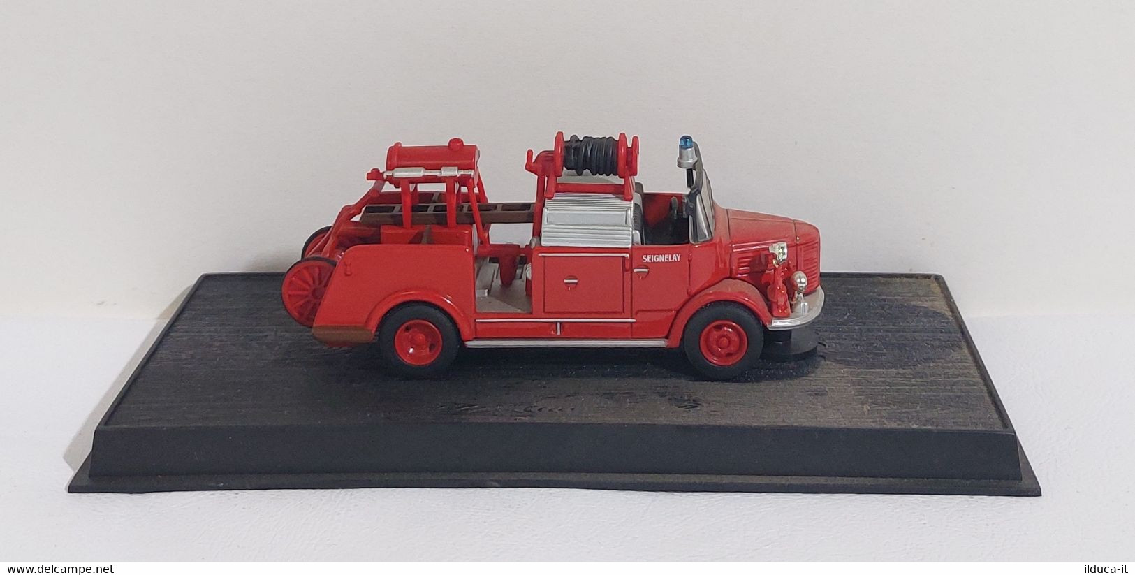 I108789 Ixo Hachette 1/64 - POMPIERS - France 1960 Premier-Secours Hotchkiss - Vrachtwagens, Bus En Werken