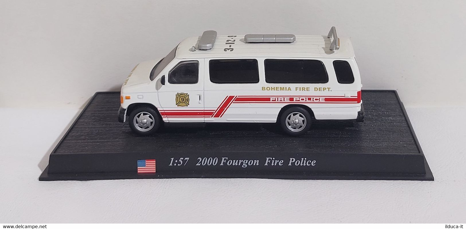 I108794 Ixo Hachette 1/57 - POMPIERS - USA 2000 Fourgon Fire Police - Camions, Bus Et Construction