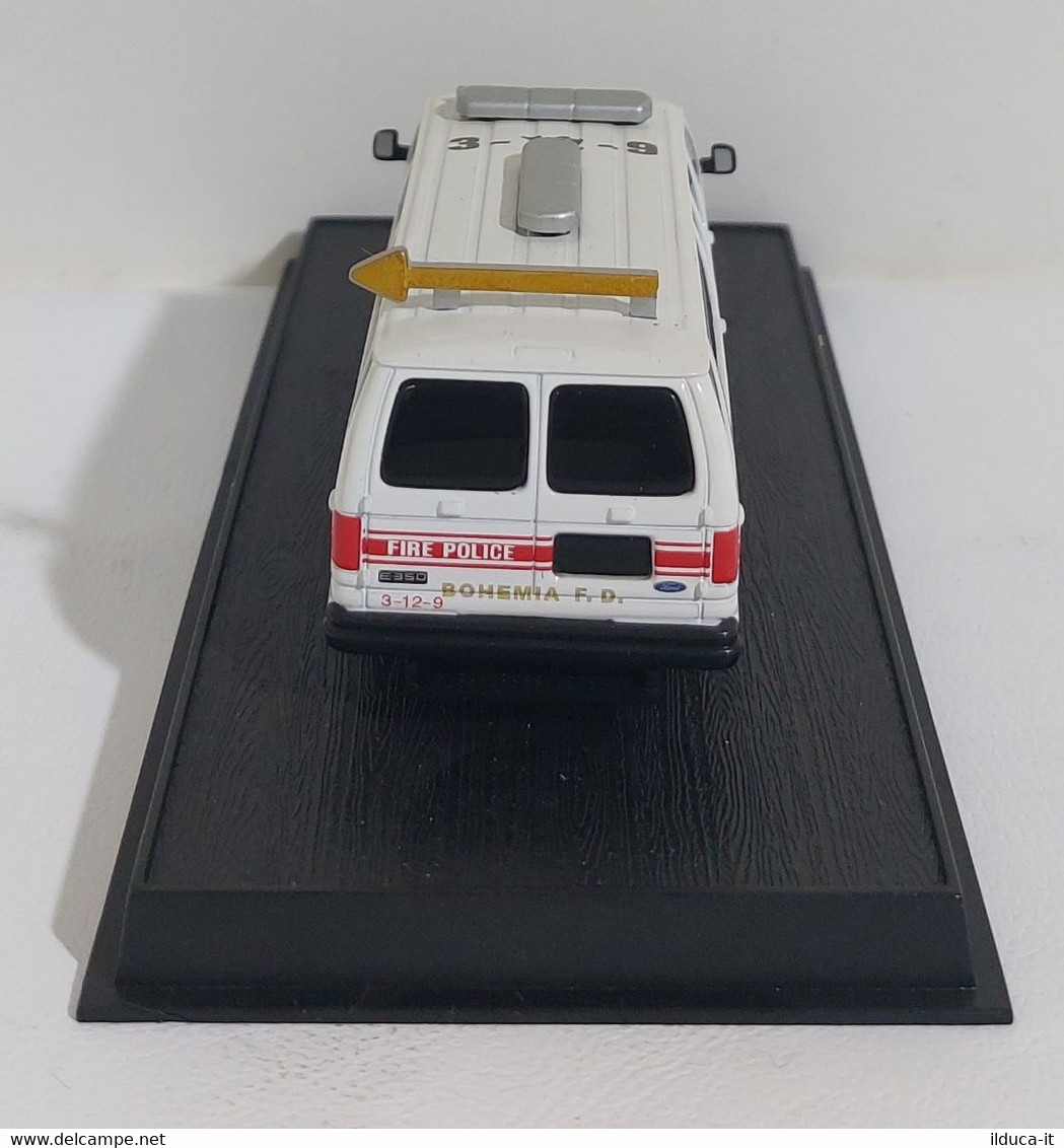 I108794 Ixo Hachette 1/57 - POMPIERS - USA 2000 Fourgon Fire Police - Camions, Bus Et Construction