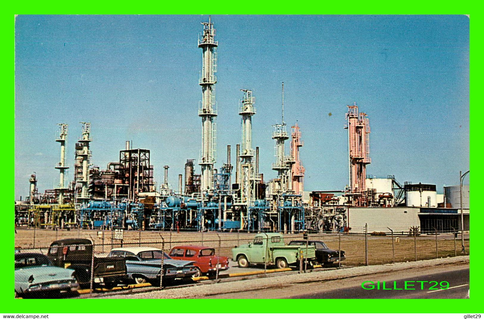 SARNIA, ONTARIO - PETROILEUM CRACKING PLANT AT AN OIL REFINERY - VINTAGE CARS - PUB. BY SIGAL BROTHERS LTD - - Sarnia