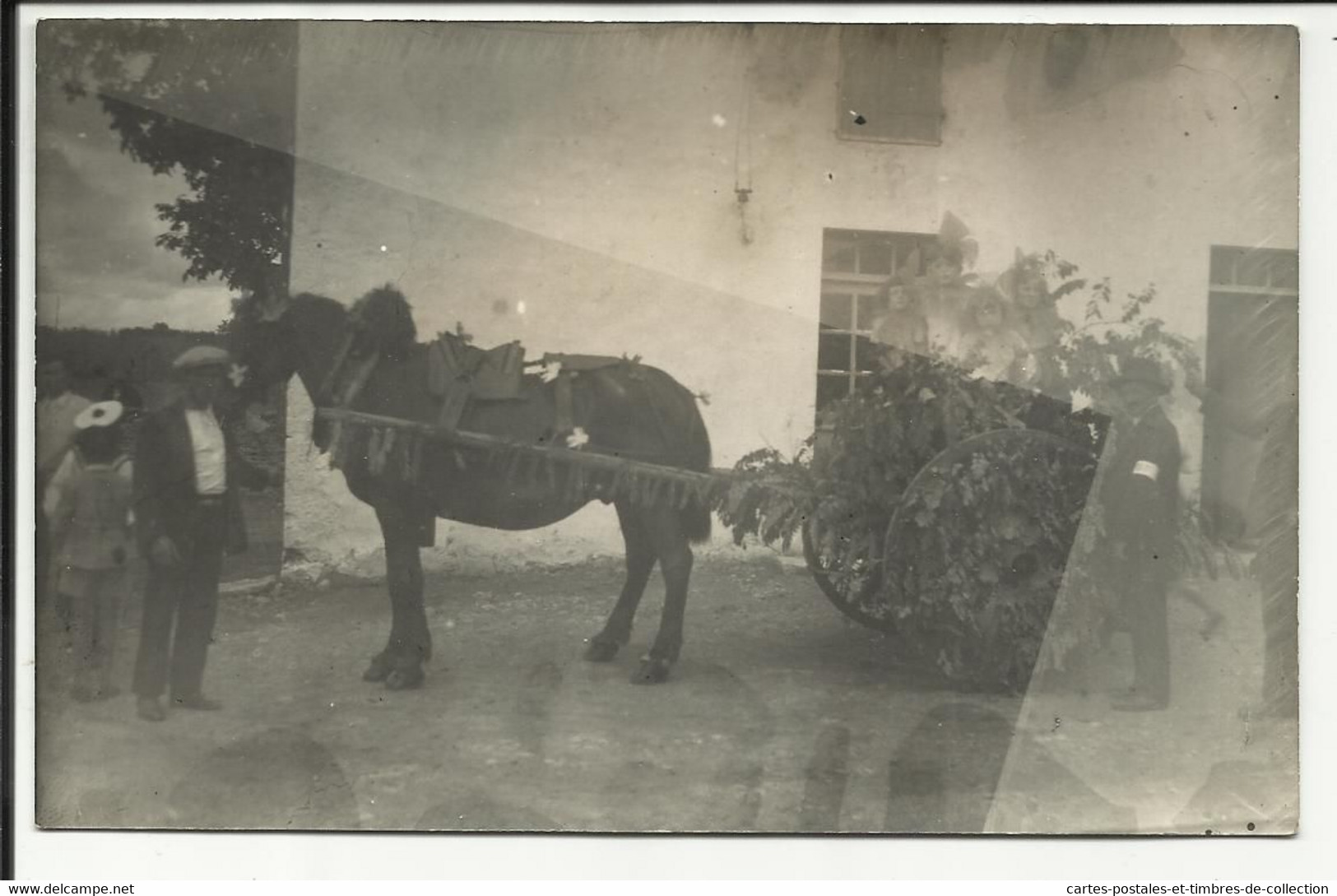 Char Décoré Pour Une Fête De Village , Carte Photo Non Localisé - Carnaval