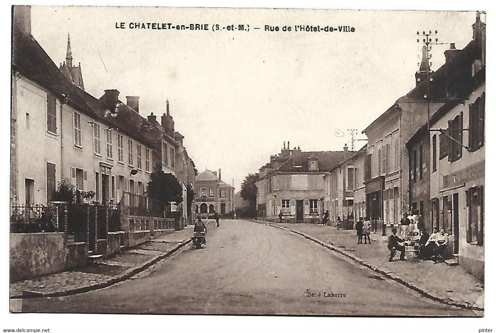 LE CHATELET EN BRIE - Rue De L'Hôtel De Ville - Le Chatelet En Brie