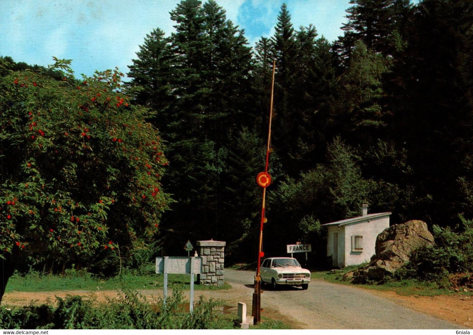 14661 Poste De DOUANE  BOSOST Vallée De Aran  Frontière Del PORTILLON  Barrière  Voiture   (recto-verso) - Aduana