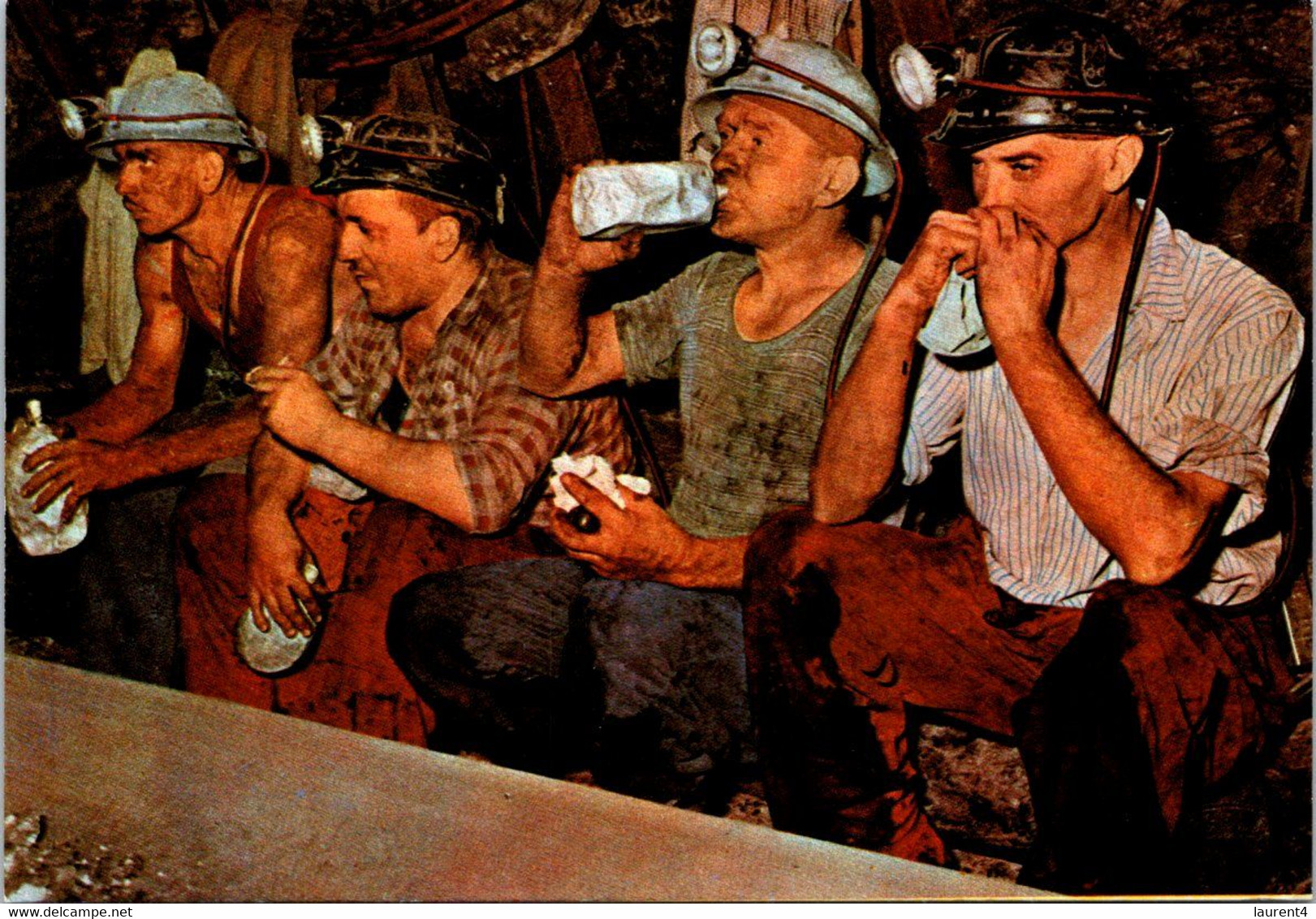 (3 L 48) (M+S) France - Mineurs Faiant "briquet" (Pause) / Mine Workers During Break - Mines