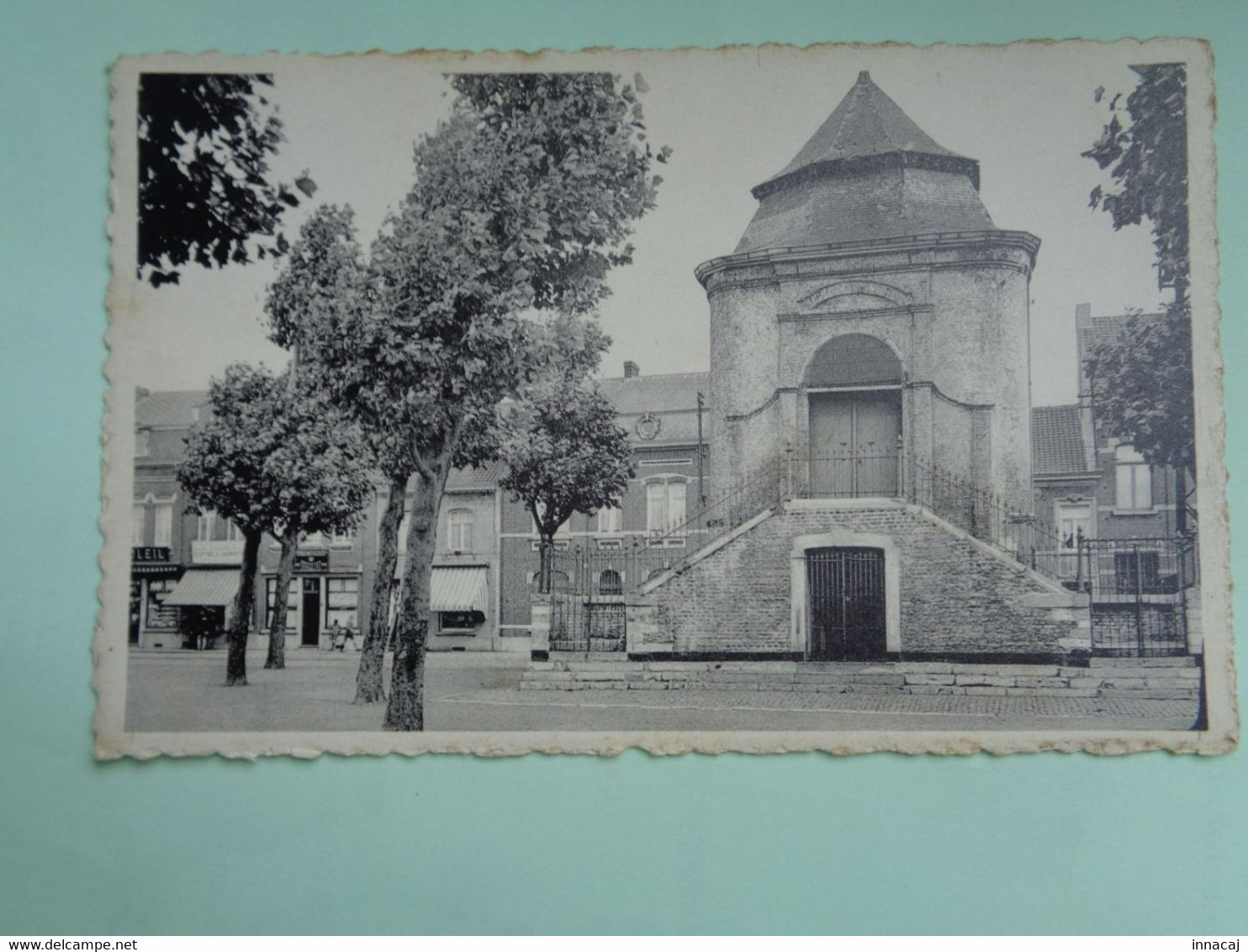 102-11-84            MONTIGNIES-SUR-SAMBRE    Place Du Centre   Le Calvaire - Charleroi