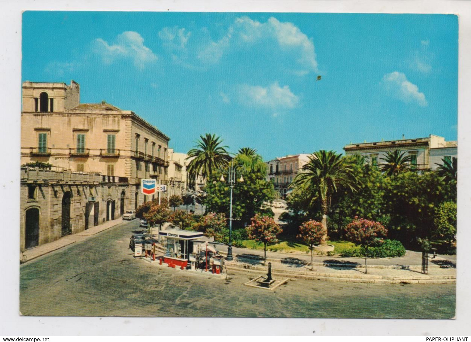 I 70032 BITONTO, Piazza Marconi, CHEVRON - Tankstelle - Bitonto