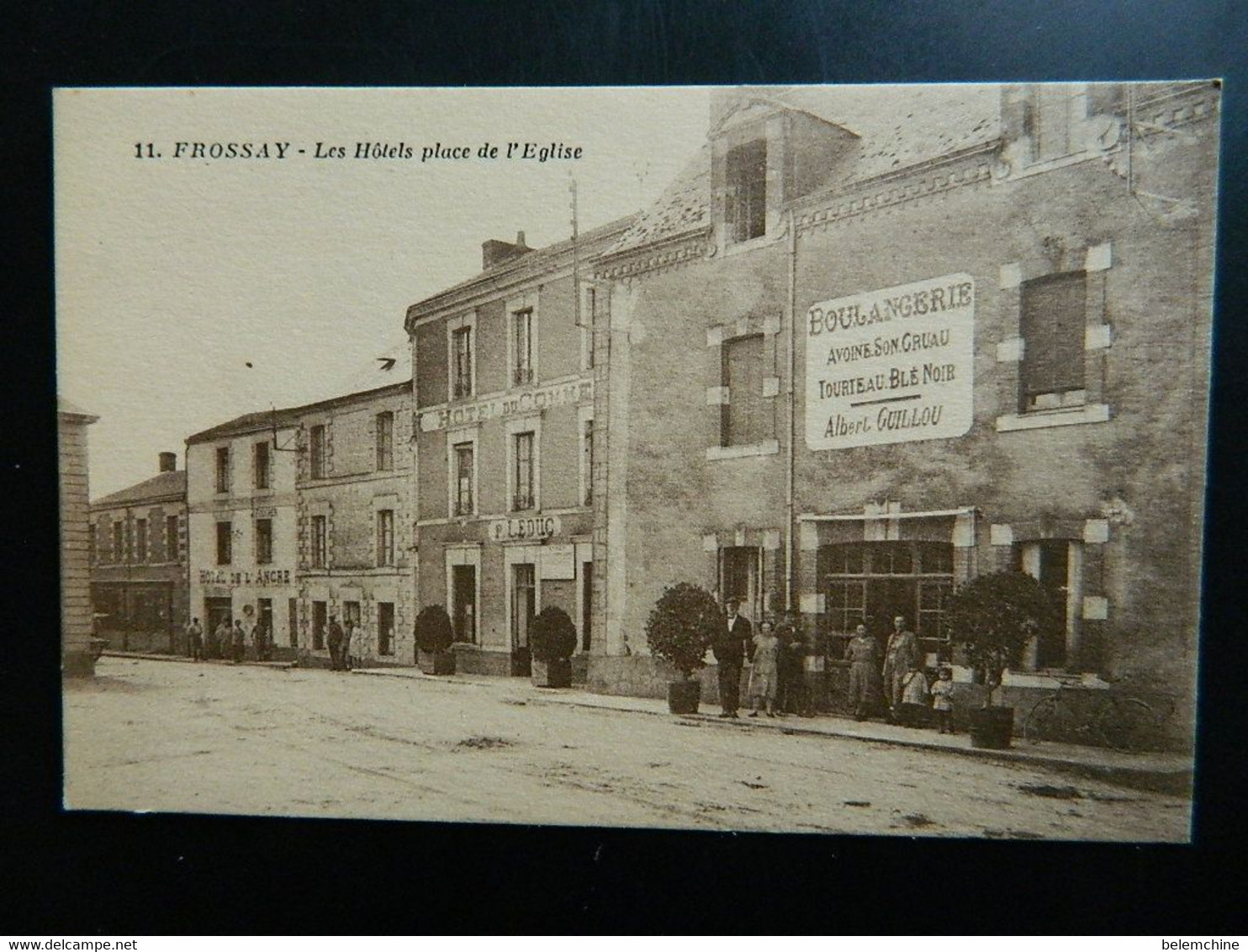 FROSSAY                                    LES HOTELS PLACE DE L'EGLISE         BOULANGERIE GUILLOU - Frossay